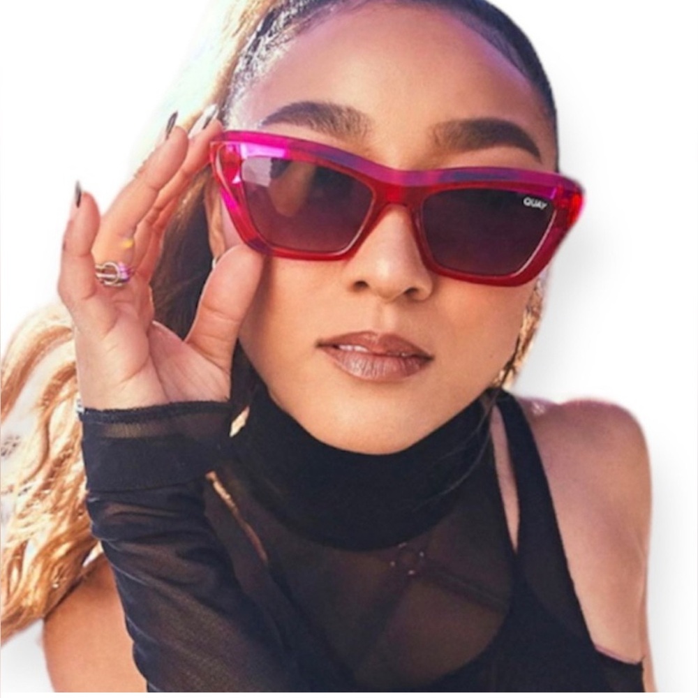 - QUAY AUSTRALIA On the Radio 50mm Cat Eye Sunglasses in Pink /Smoke